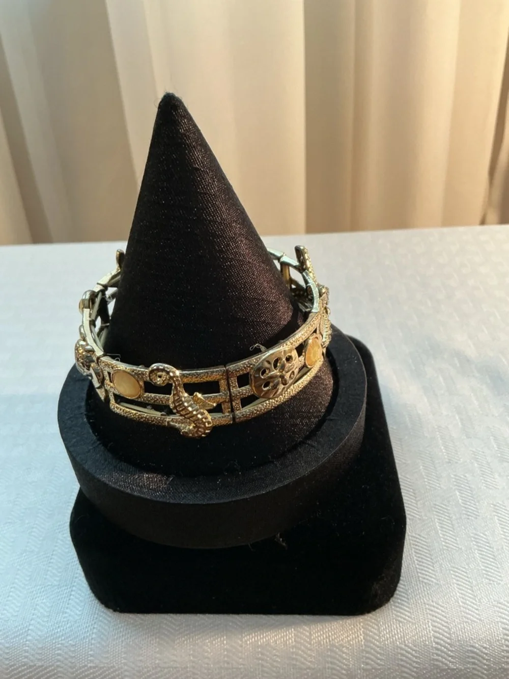 Nautical Themed Shell and Vintage Stretch Bracelet Gold Tone Set